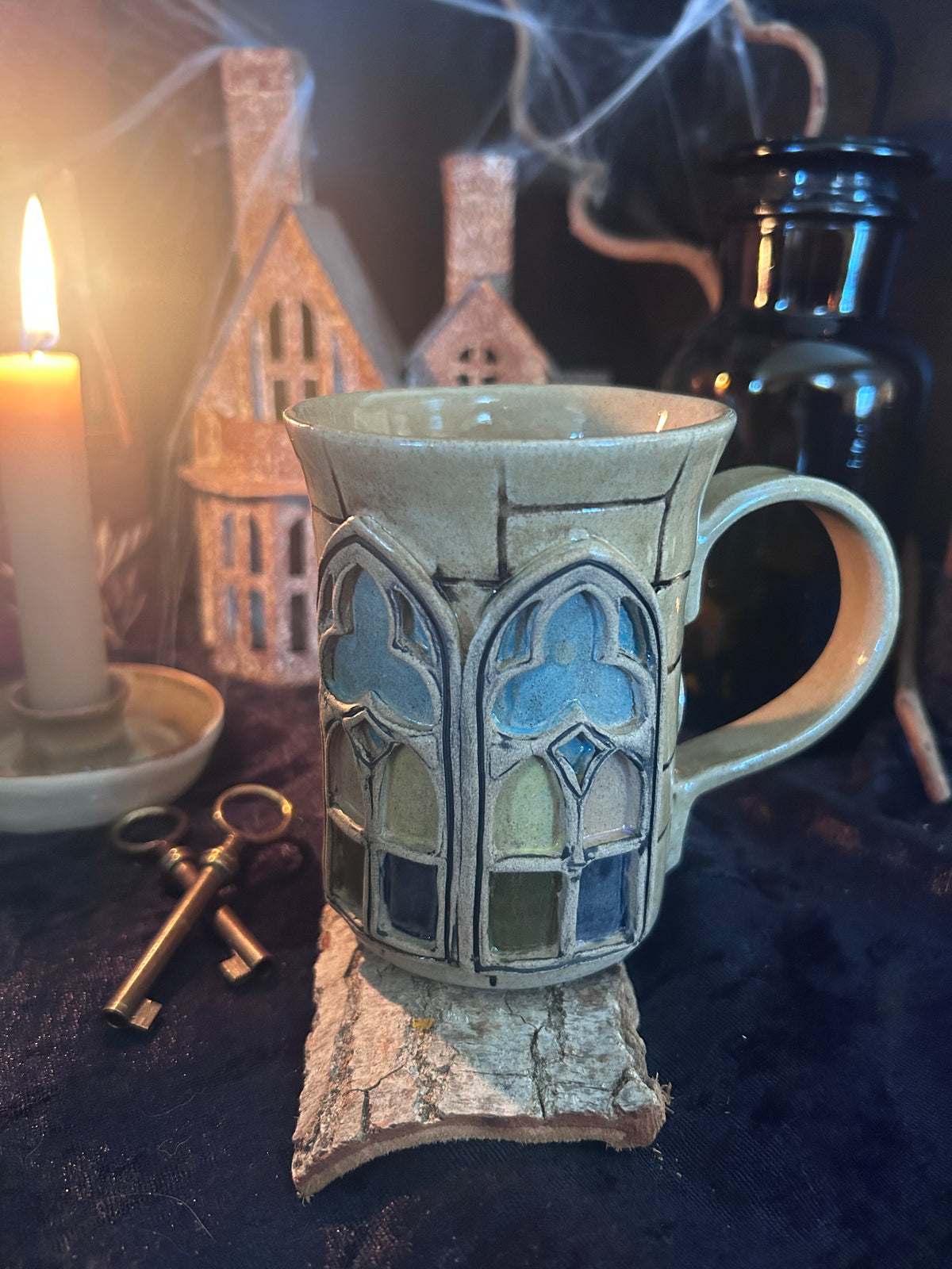 Le Manoir Oublié – Mug gothique en grès