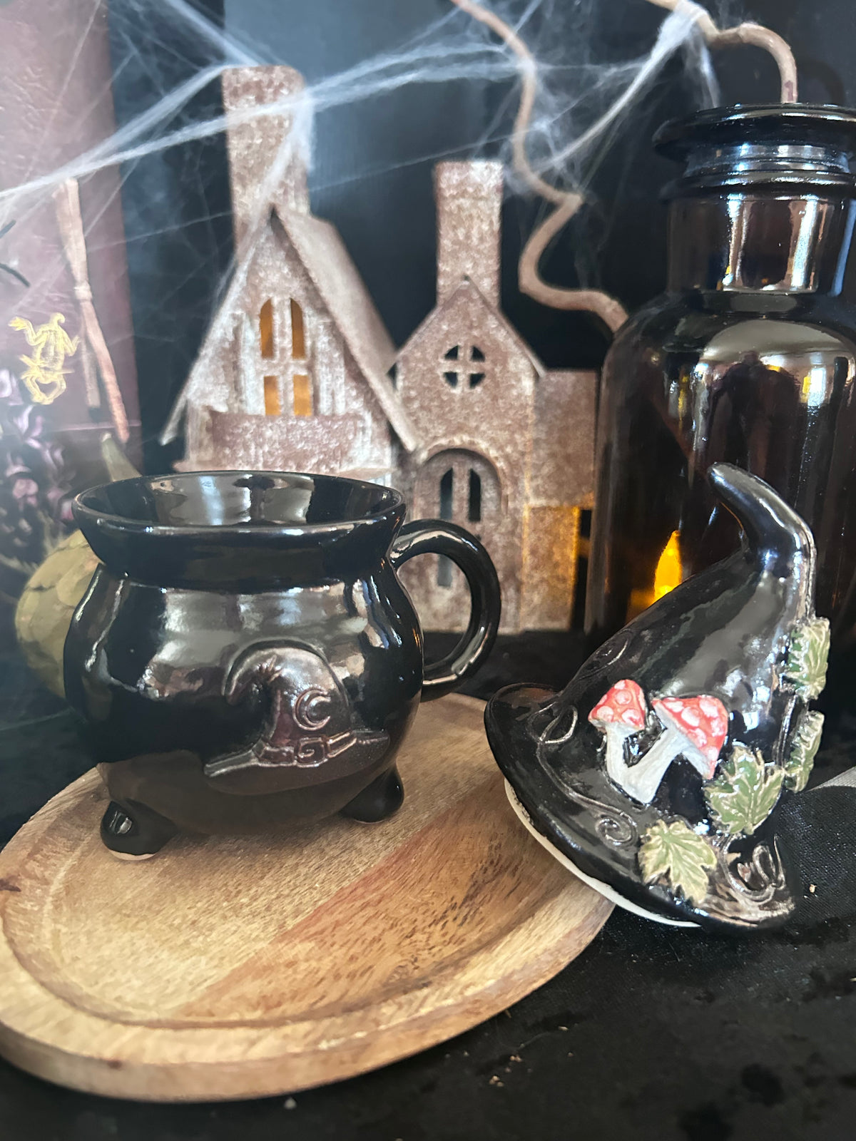 Le Chaudron des Champignons Enchantés – Mug à couvercle en céramique