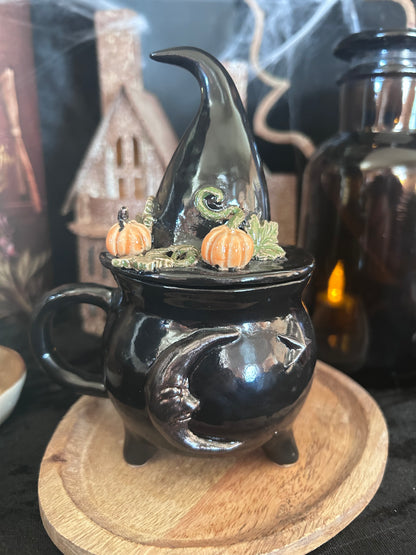 Le Chaudron des Citrouilles Oubliées – Mug à couvercle en céramique